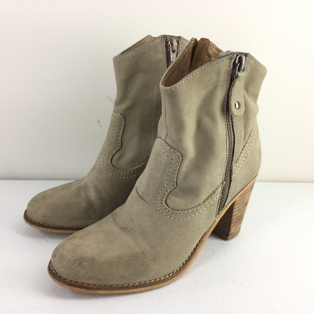 Rebel Ankle Boots 7 Light Gray Distressed zip West